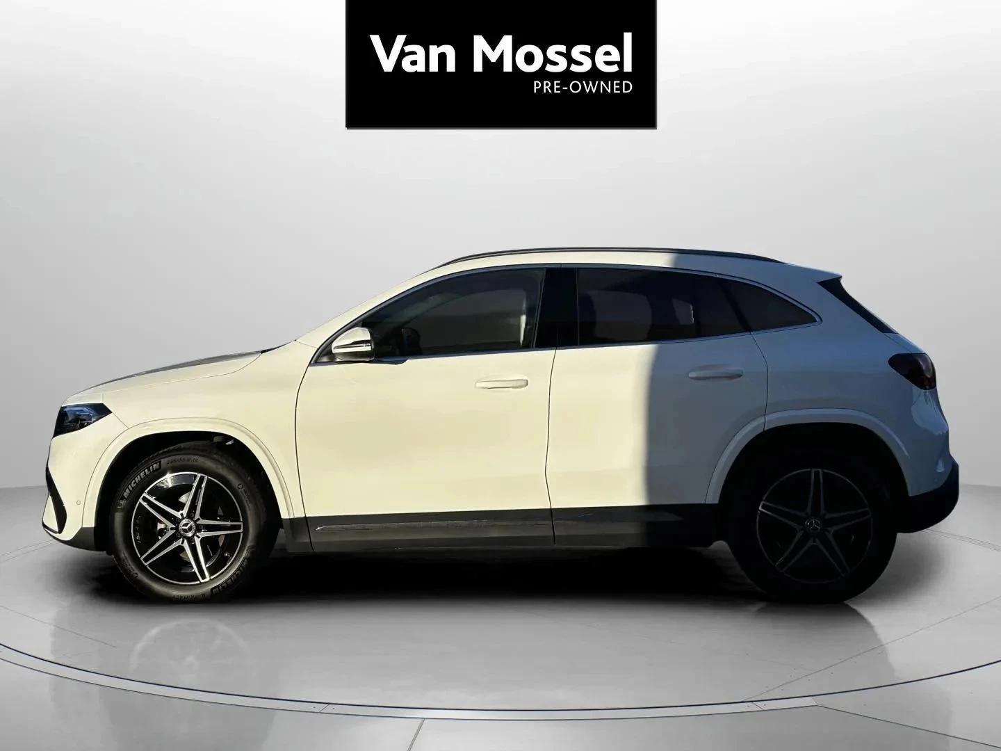 Mercedes-Benz-EQA-image-7