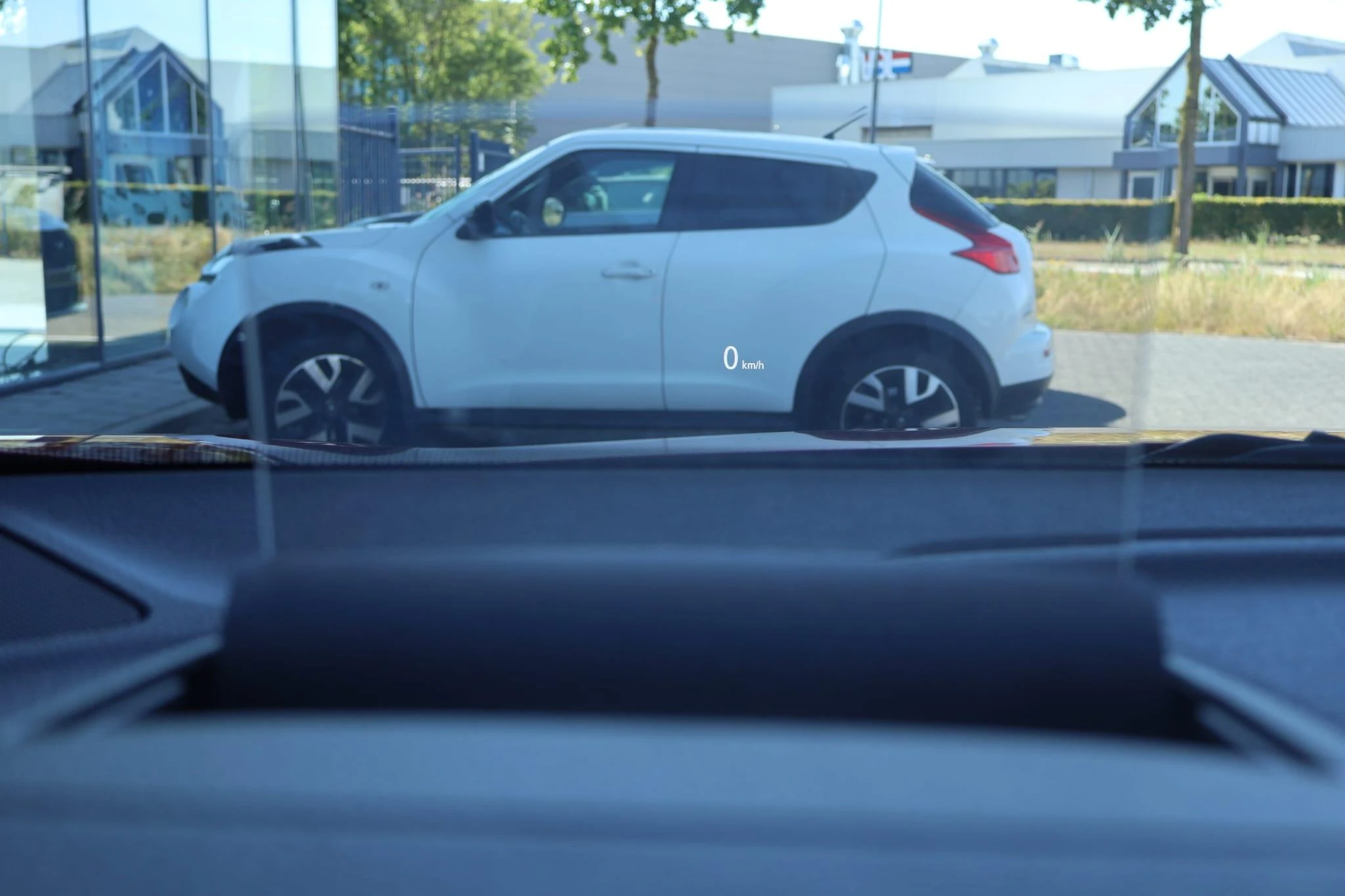 Mitsubishi-Eclipse Cross-image-15