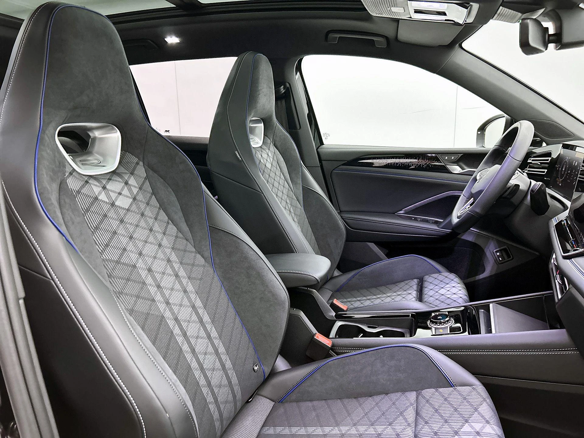 Volkswagen-Tiguan-image-53