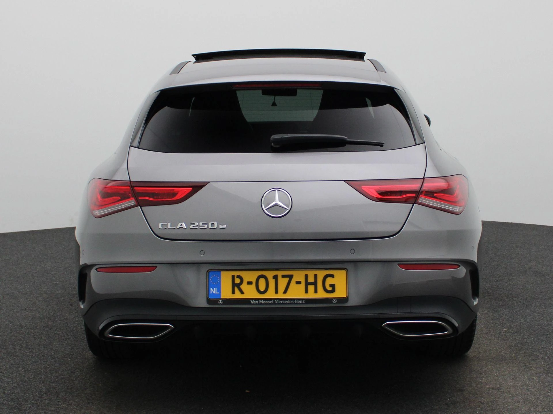 Mercedes-Benz-CLA-image-4