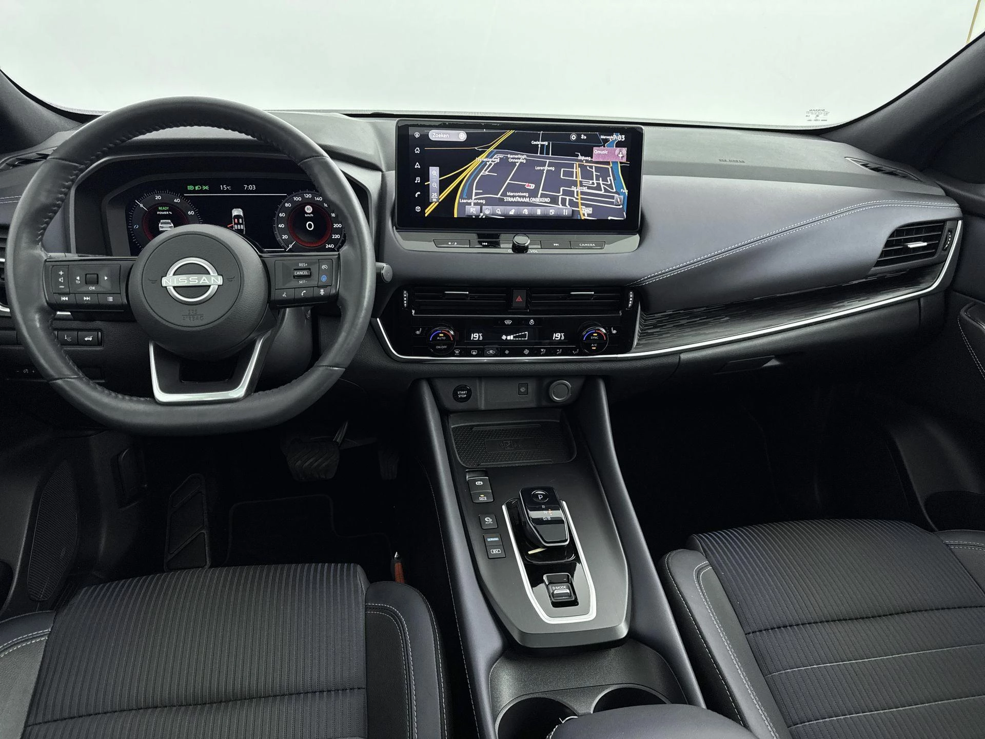 Nissan-QASHQAI-image-15