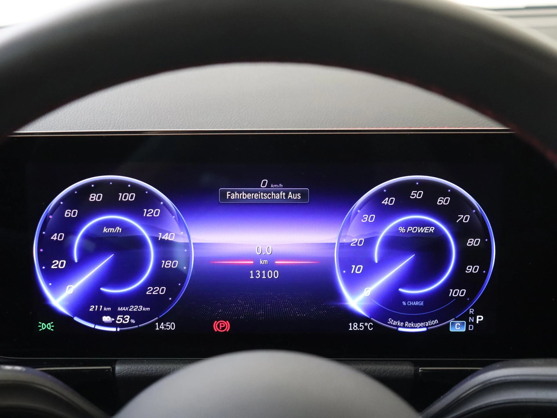 Mercedes-Benz-EQA-image-14