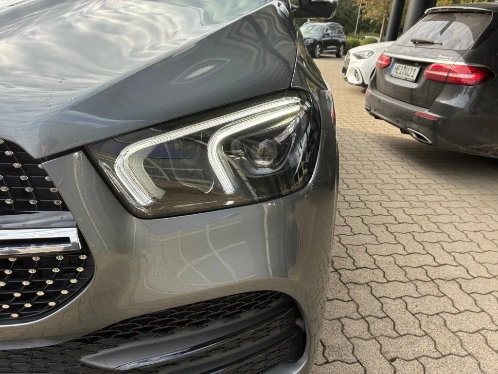 Mercedes-Benz-GLE 400 d-image-4