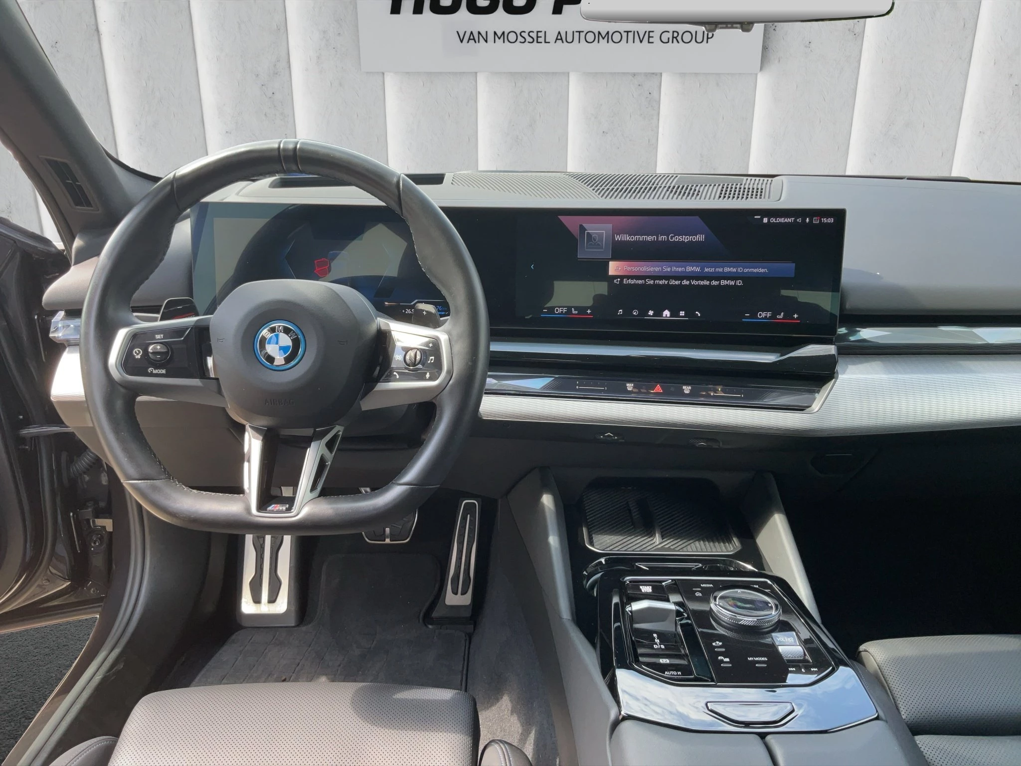 BMW 5er Reihe 550e xDrive M Sport . Driving Prof