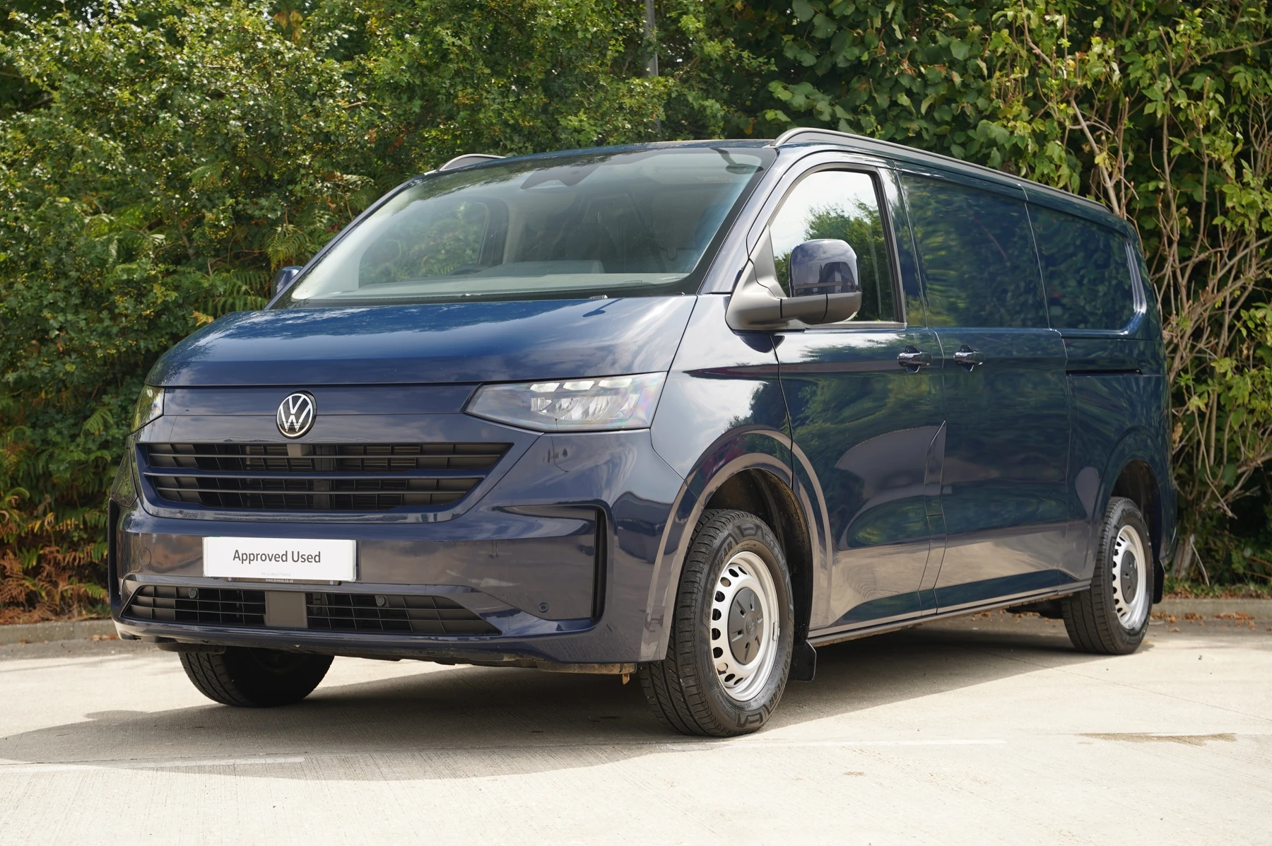 Volkswagen-Transporter-image-28