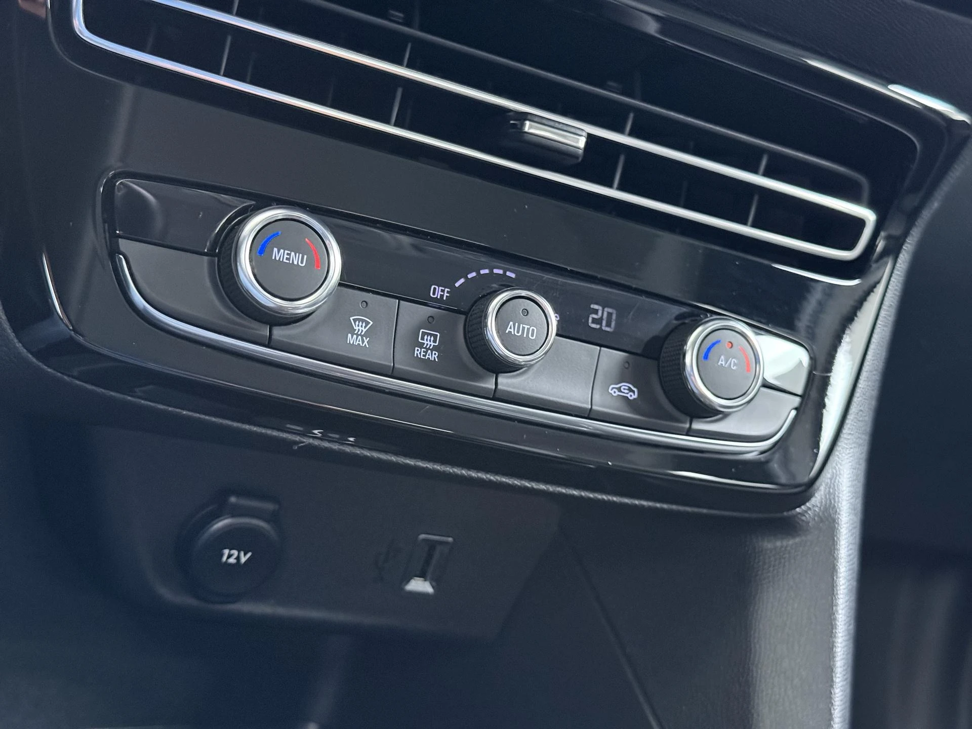 Opel-Mokka-e-image-31