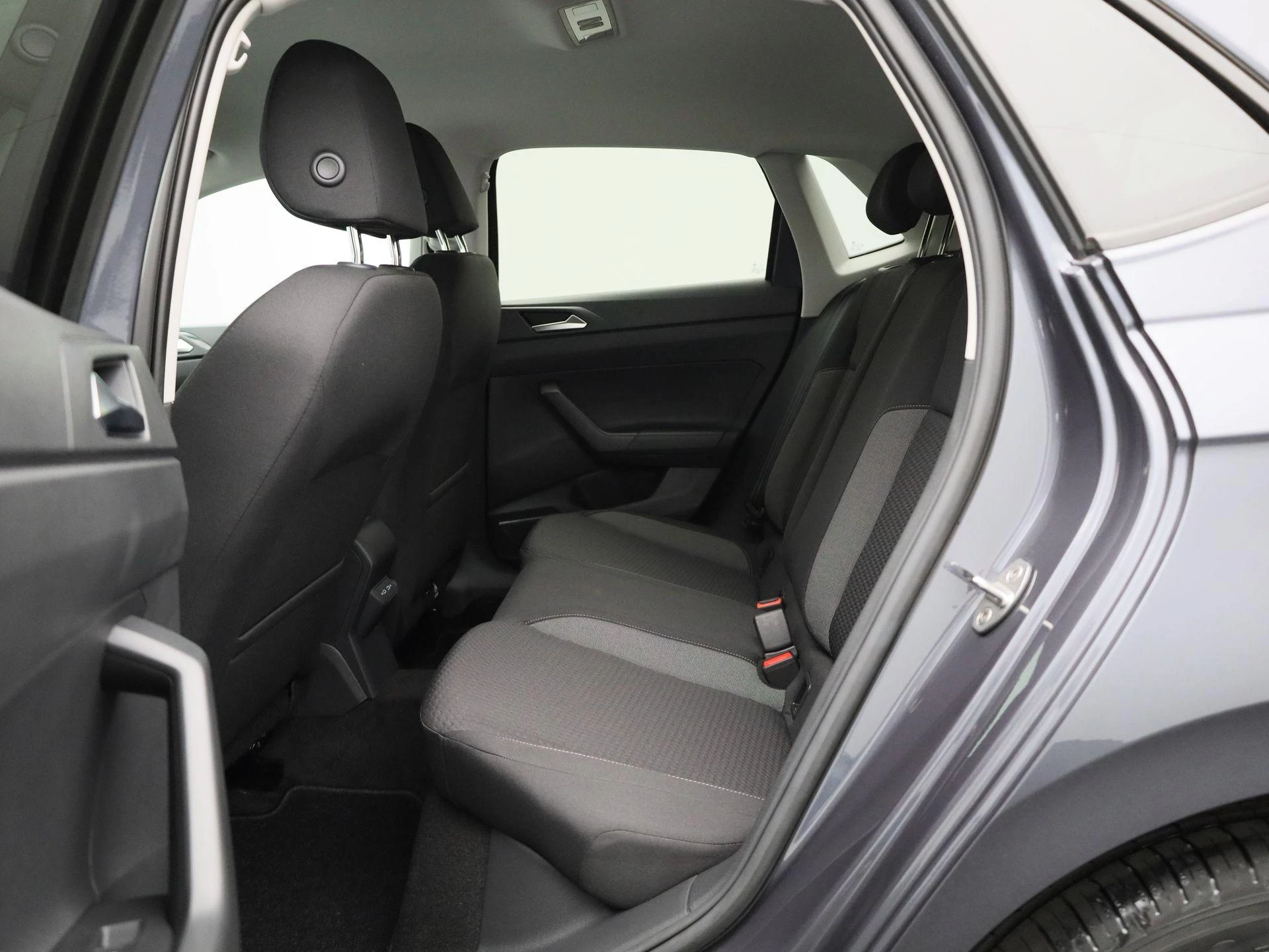 Volkswagen-Polo-image-11