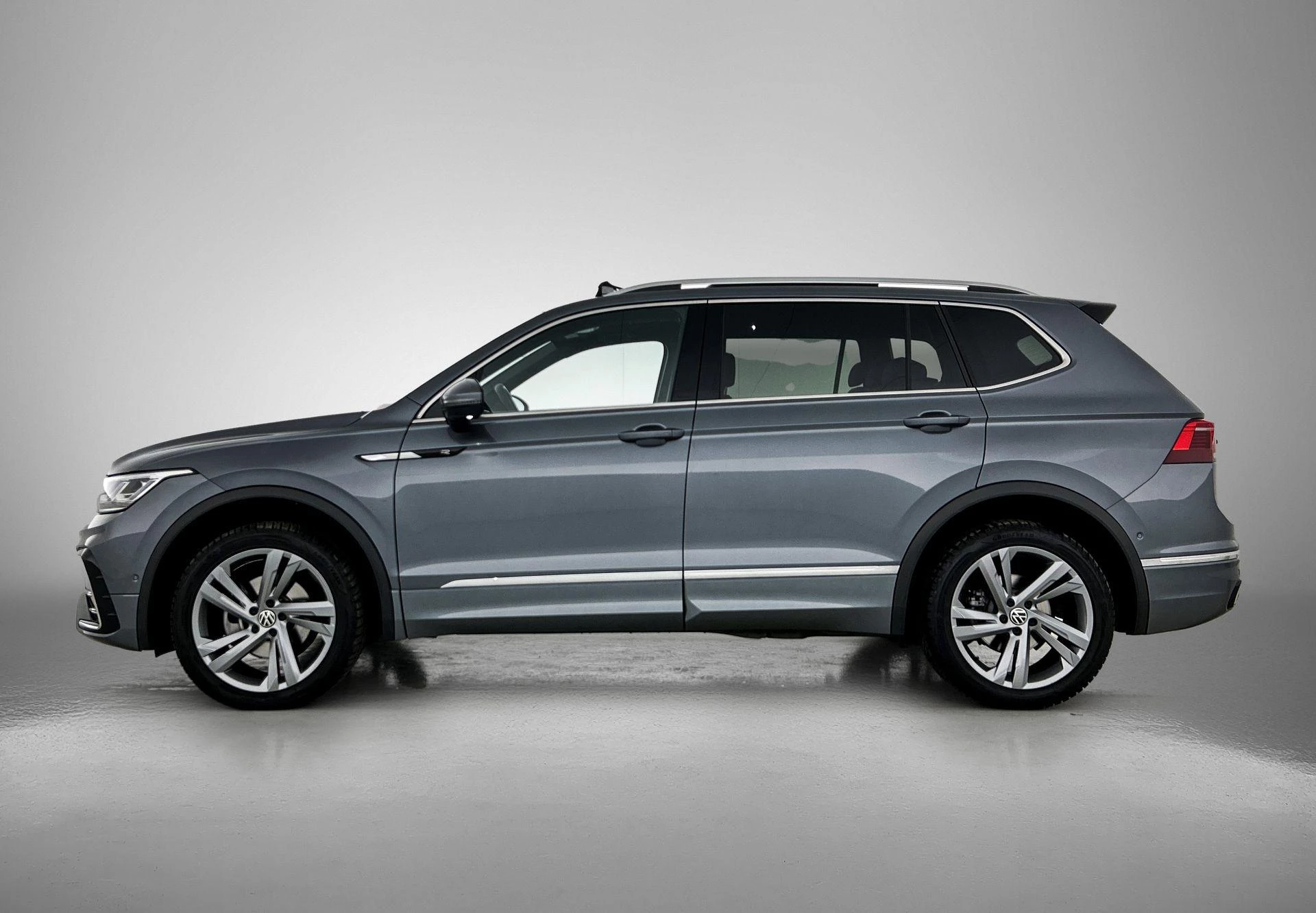 Volkswagen-Tiguan-image-1