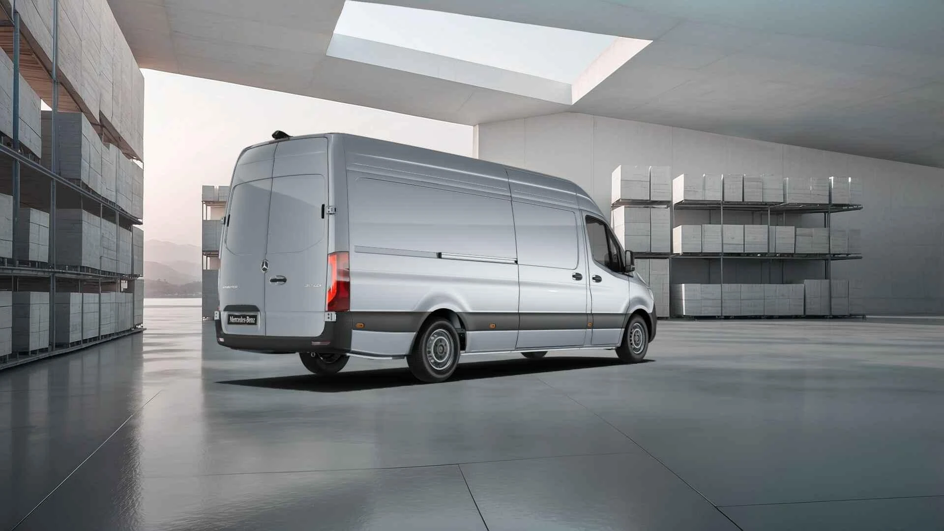 Mercedes-Benz-Sprinter-image-3
