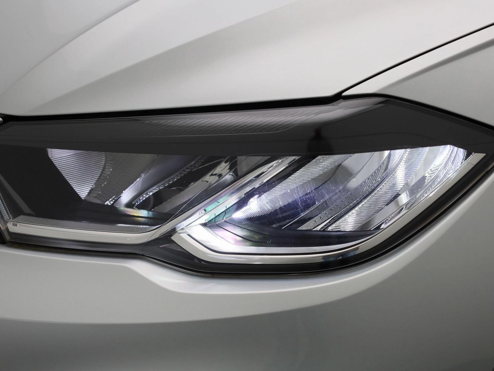 Volkswagen-Polo-image-12