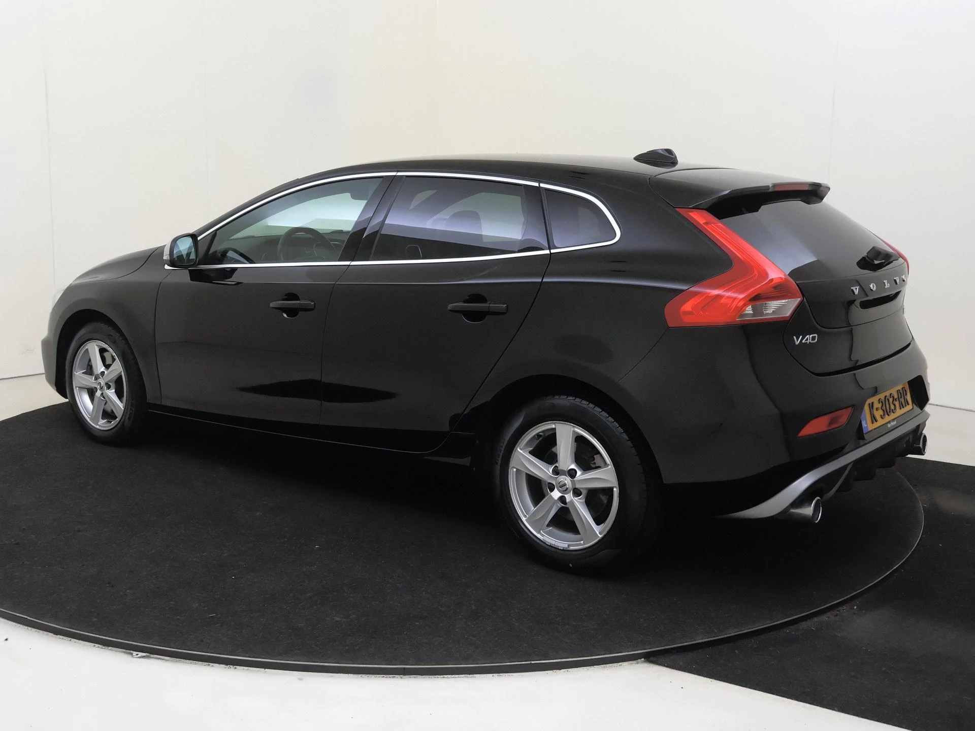 Volvo-V40-image-6