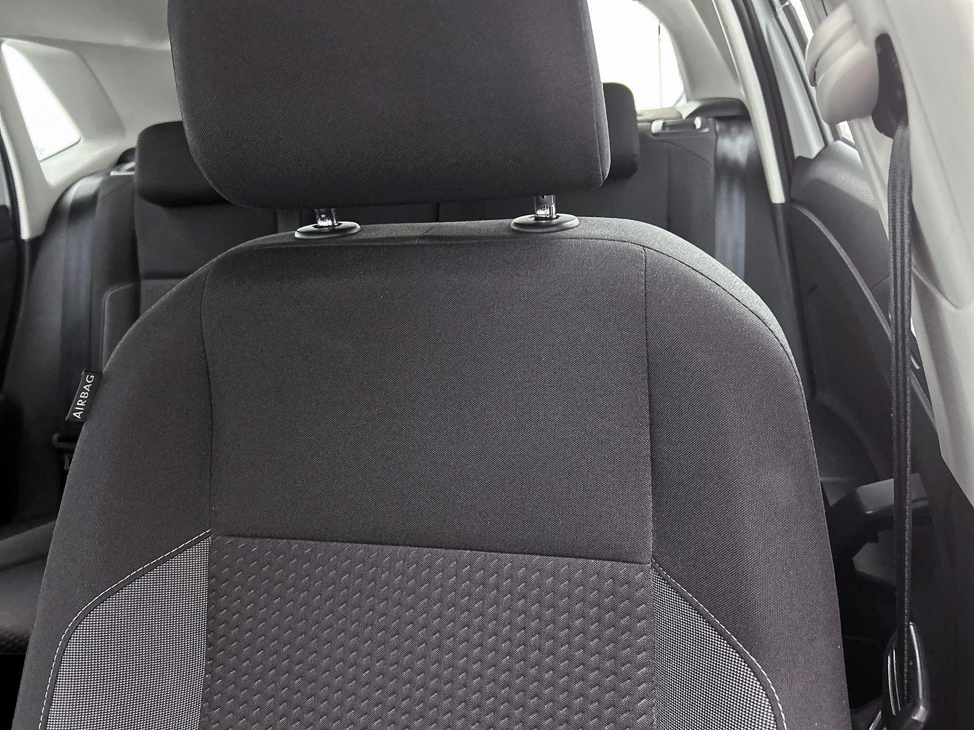 Volkswagen-Polo-image-12