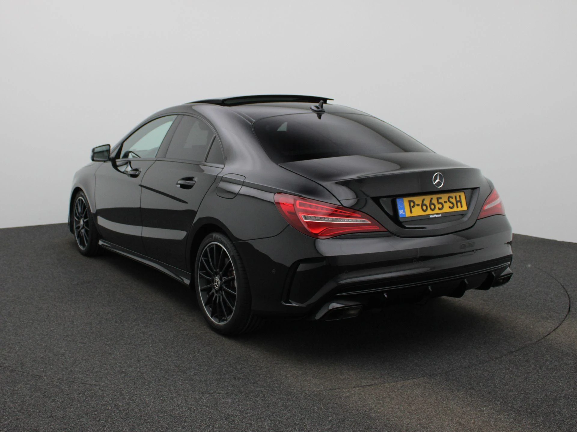 Mercedes-Benz-CLA-image-1