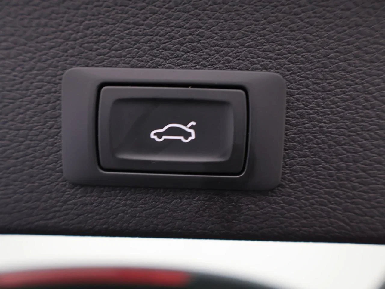 Audi Q2 Audi Q2 Business Edition Advanced 35TFSI 150PK *AUTOMAAT*LEDER*TREKHAAK*CRUISE*PDC*CAMERA*NAVI*VIRTUAL COCKPIT*...*