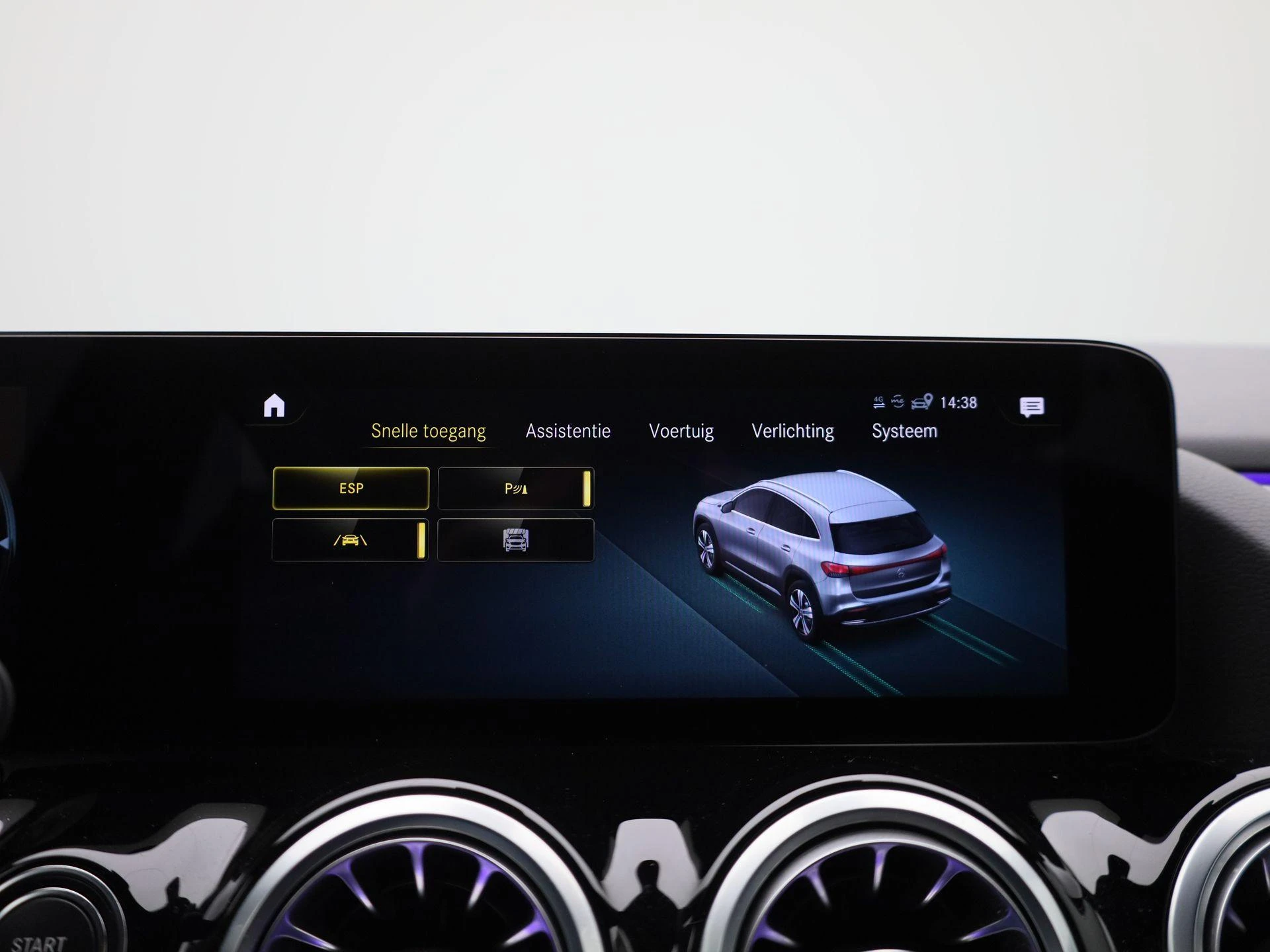Mercedes-Benz-EQA-image-27