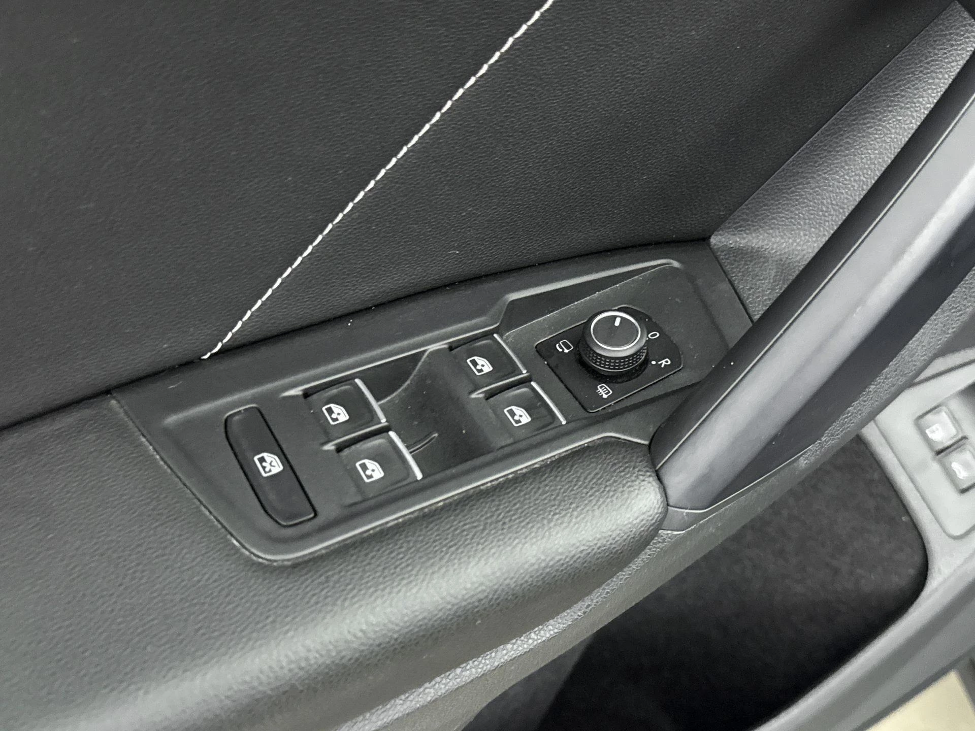 Volkswagen-Tiguan-image-26
