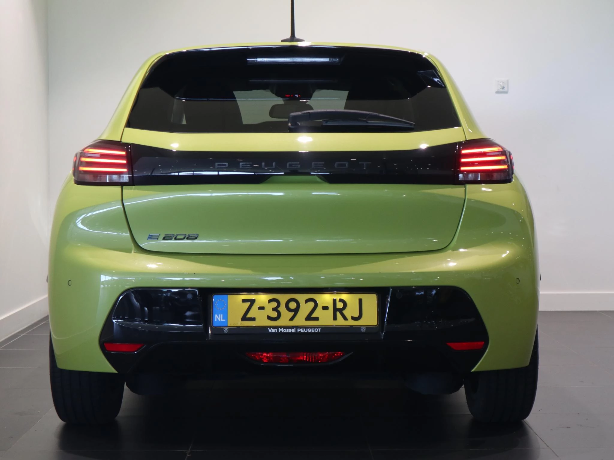 Peugeot-e-208-image-5