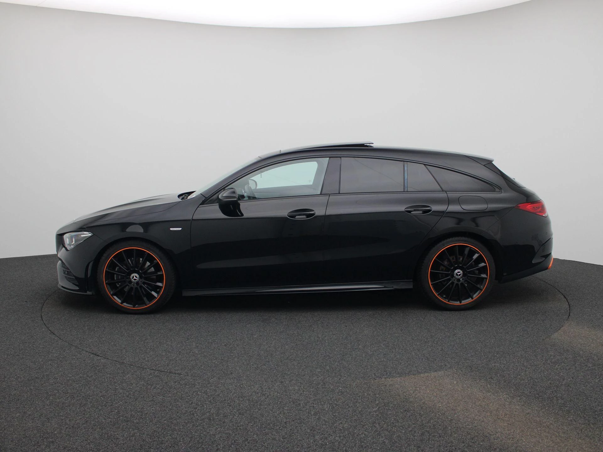 Mercedes-Benz CLA Shooting Brake 200 Premium Plus