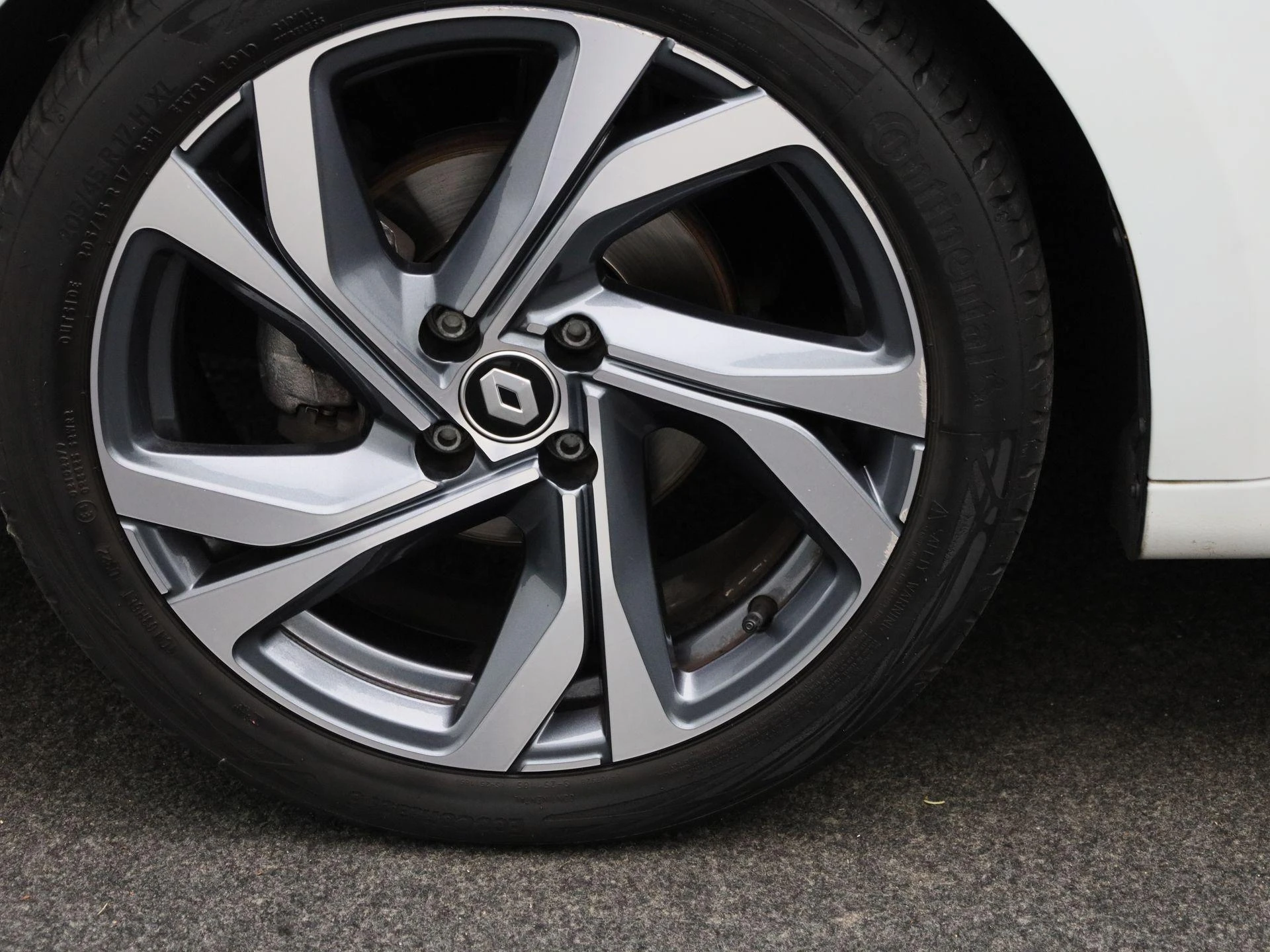 Renault-Clio-image-12