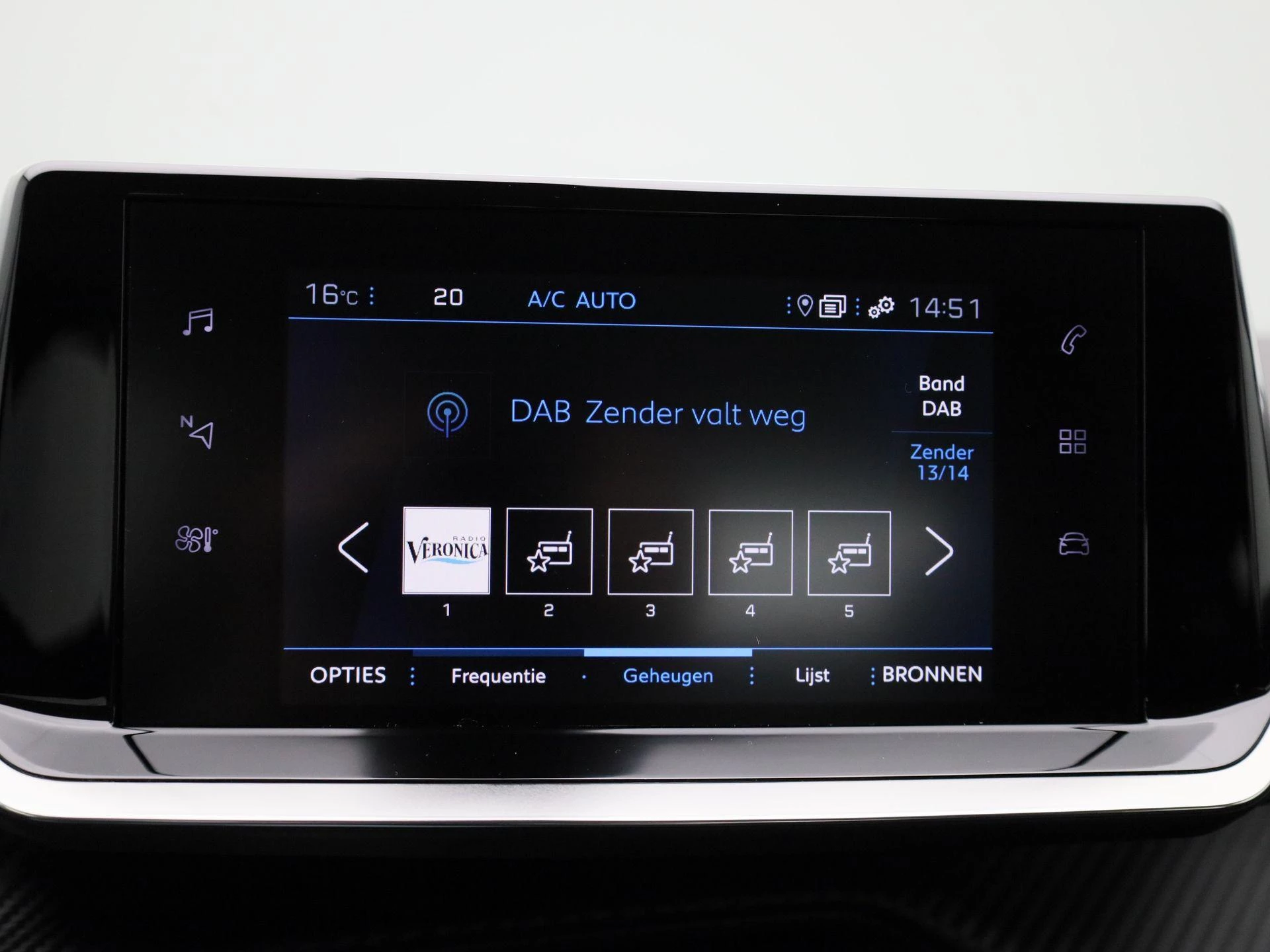 Peugeot-2008-image-13
