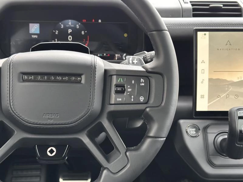 Land Rover Defender 110 P635 OCTA Black Edition AWD Auto. 26MY