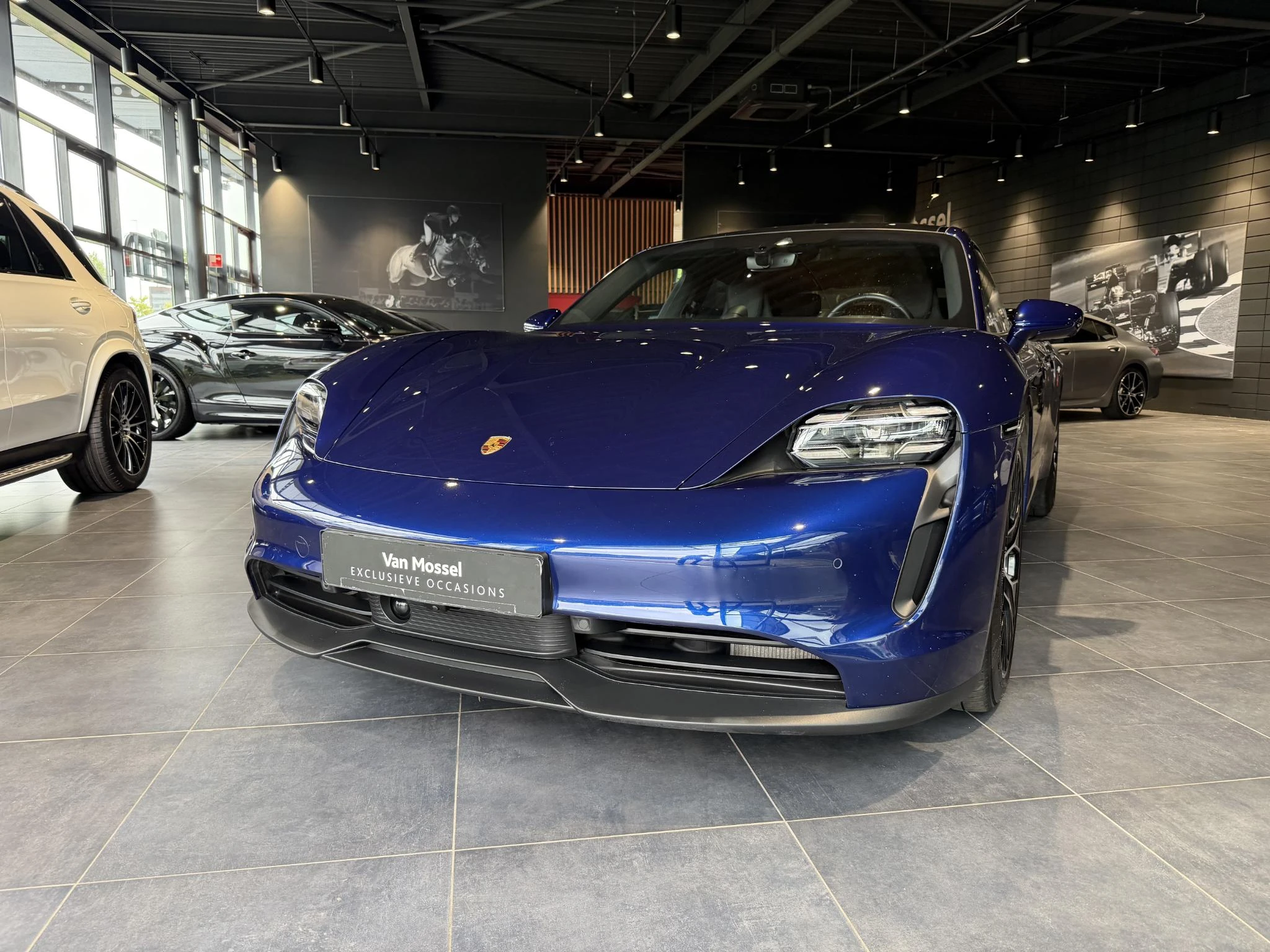 Porsche-Taycan-image-1