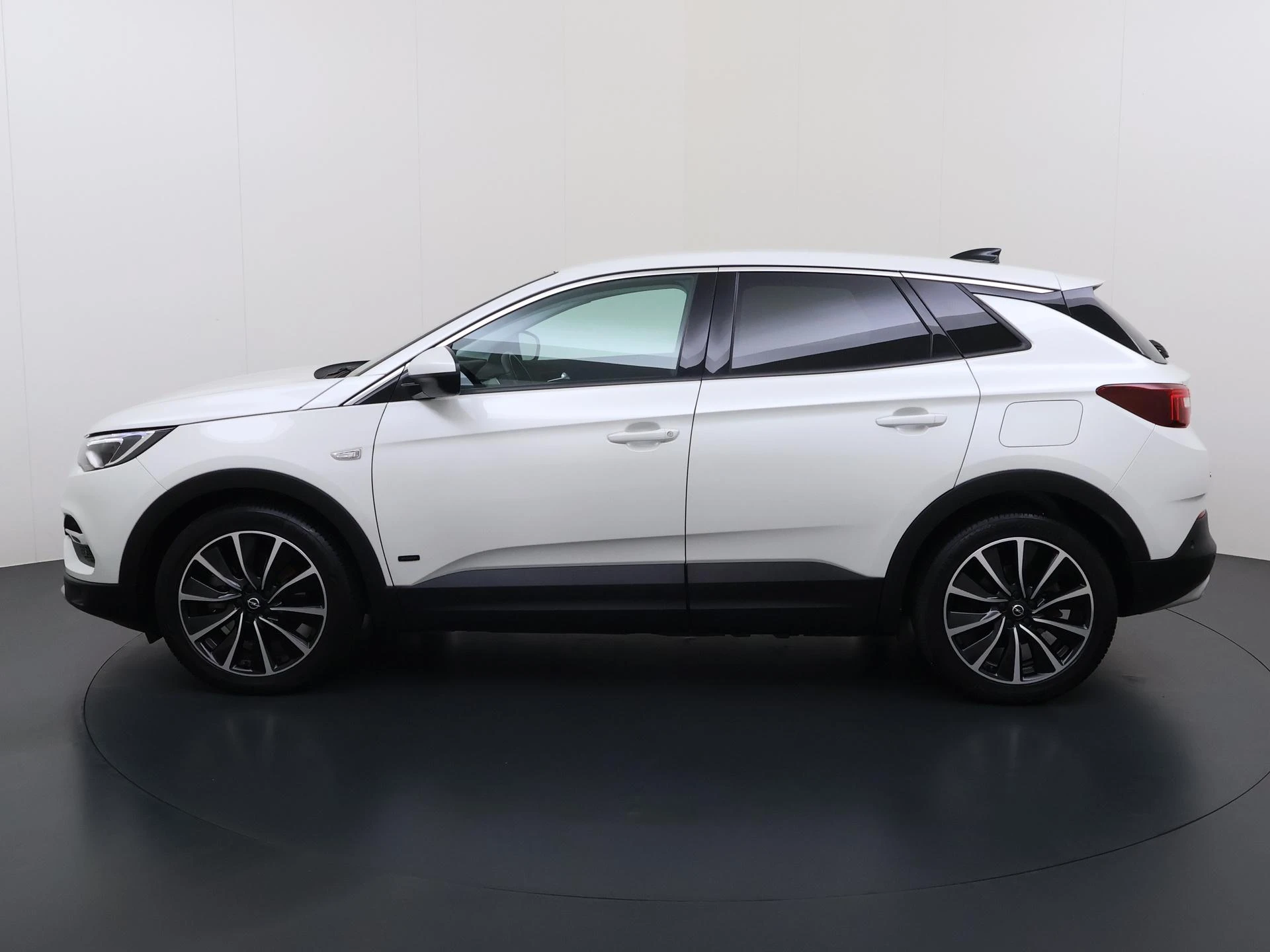 Opel Grandland X 1.6 Turbo Hybrid Business Elegance