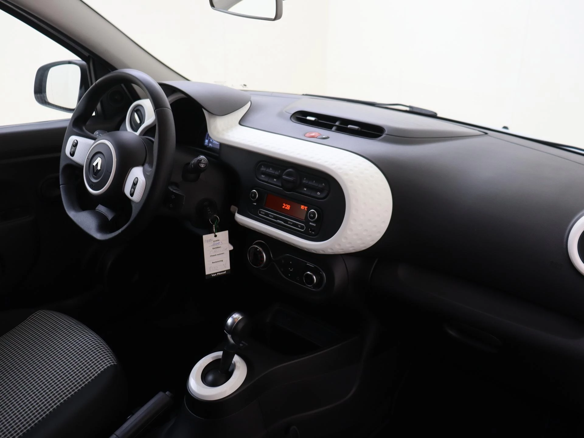 Renault-Twingo-image-12