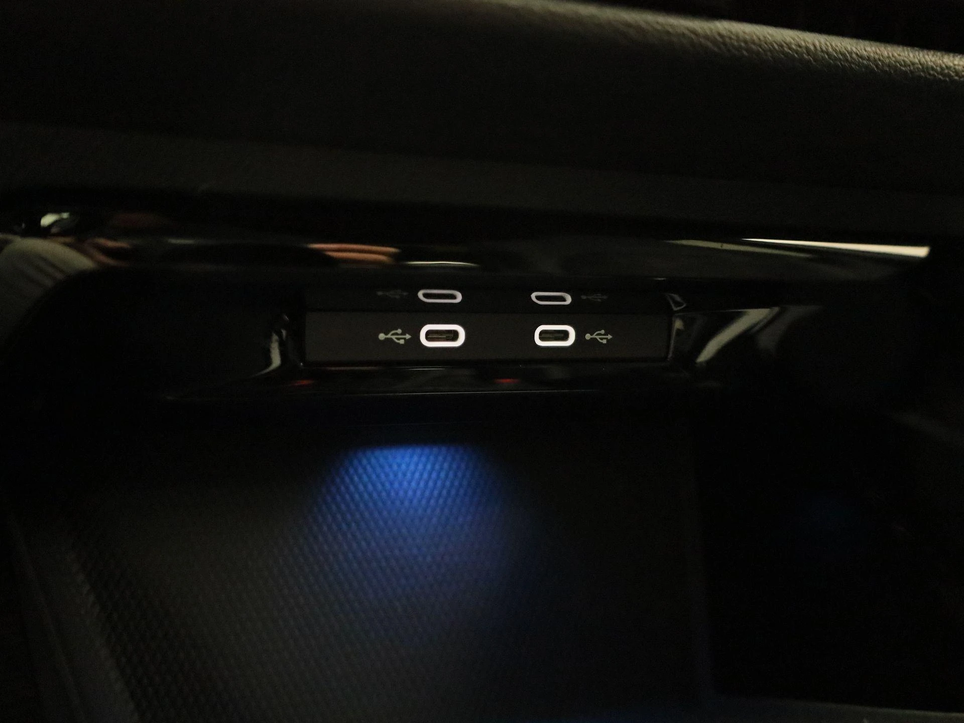 Volkswagen-Golf-image-30