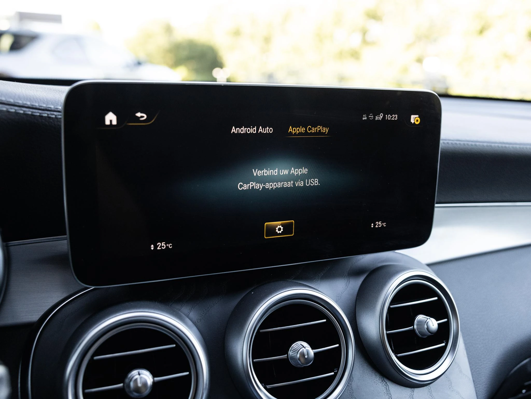 Mercedes-Benz-GLC-image-29