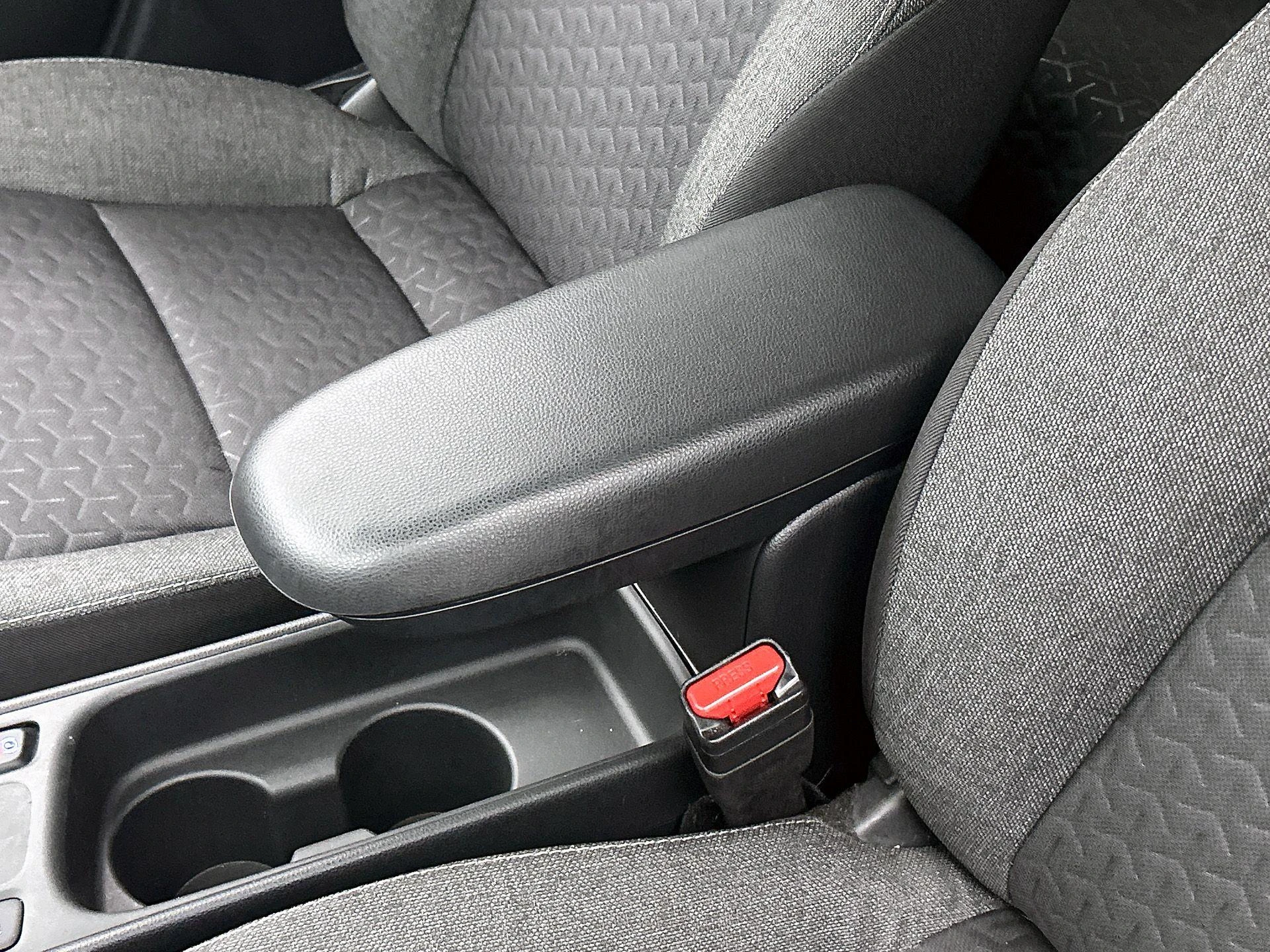 Toyota-Yaris Cross-image-9
