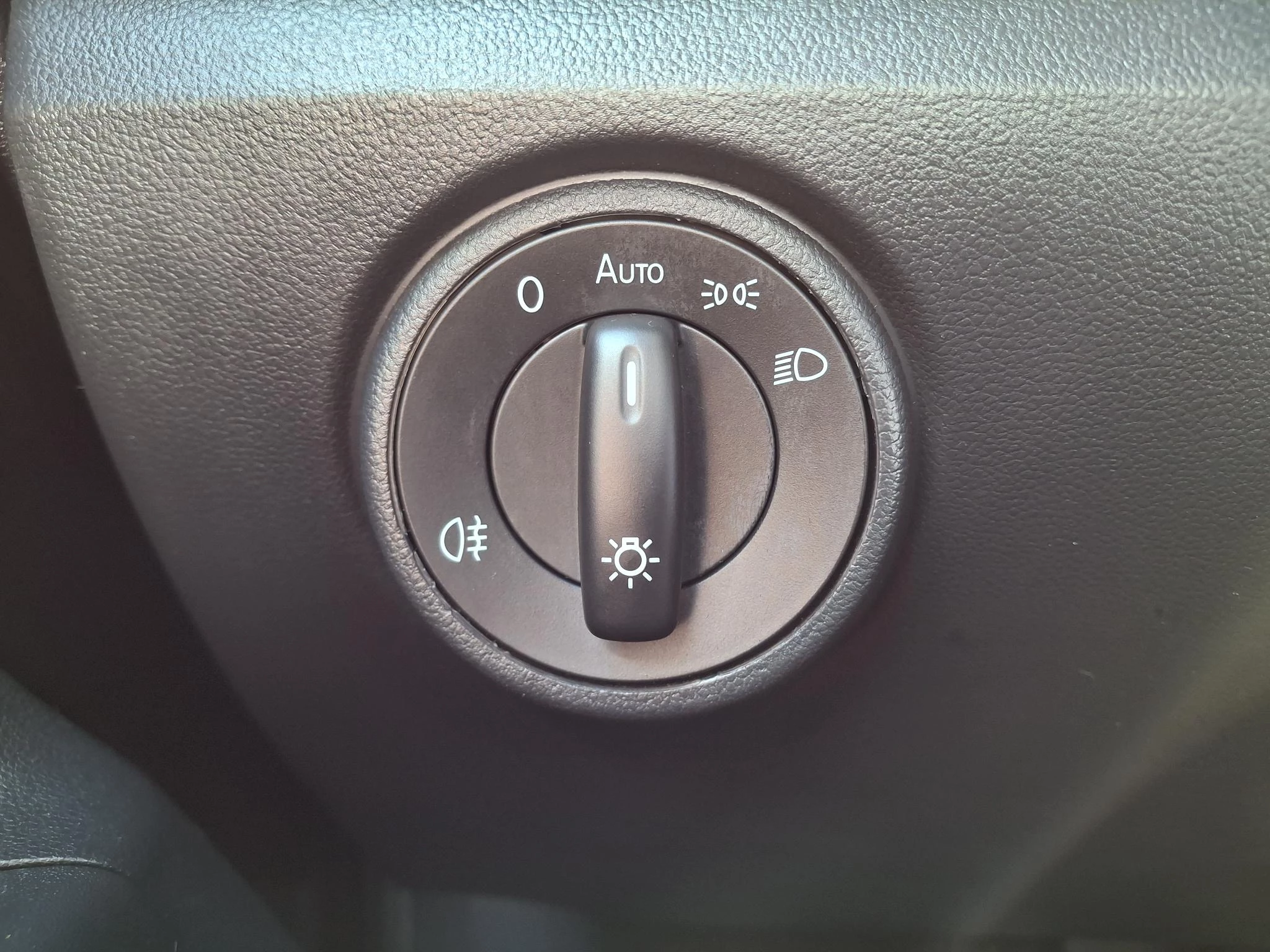 Volkswagen-up!-image-11