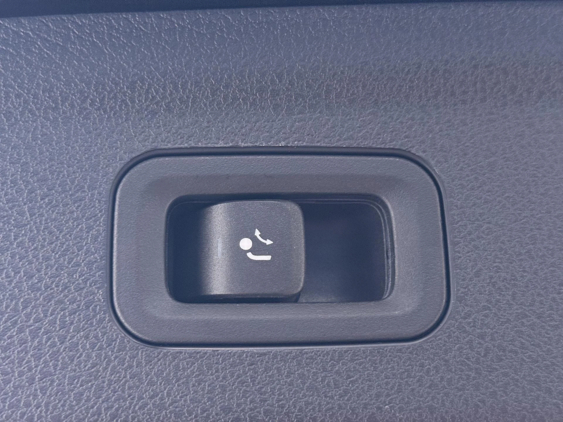 Mercedes-Benz-GLE-image-34