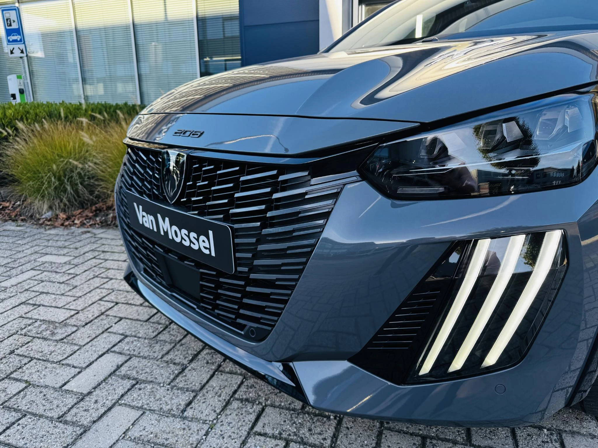 Peugeot-208-image-8