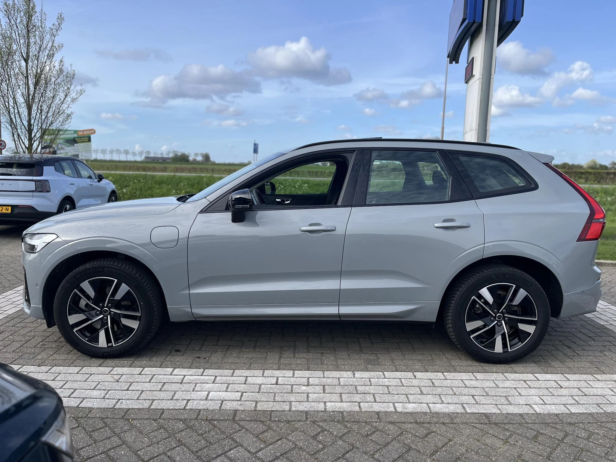 Volvo-XC60-image-2