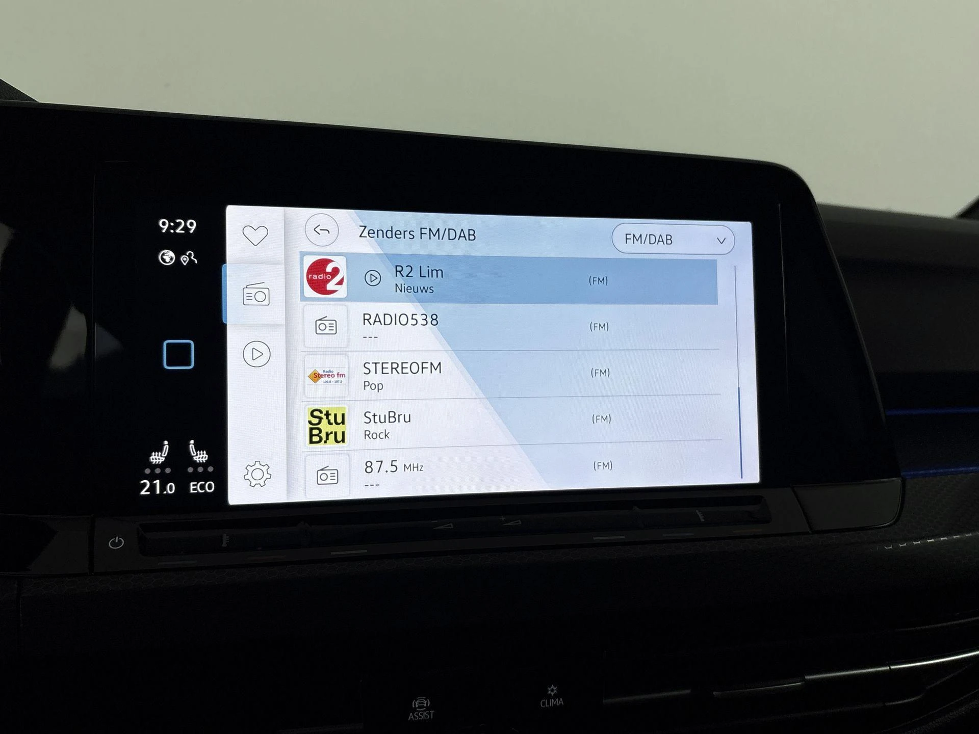 Volkswagen-Golf-image-6