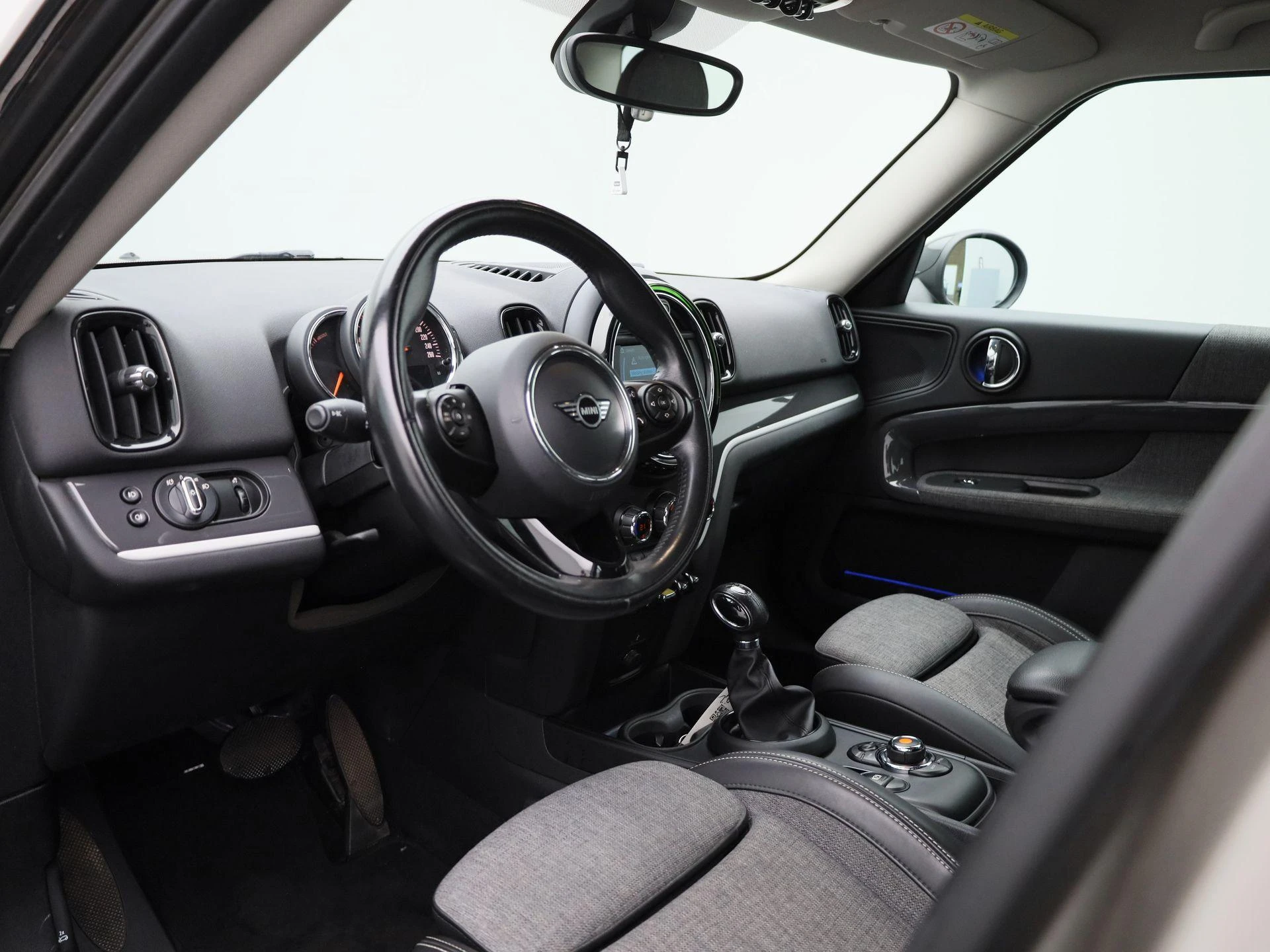 MINI-Countryman-image-28