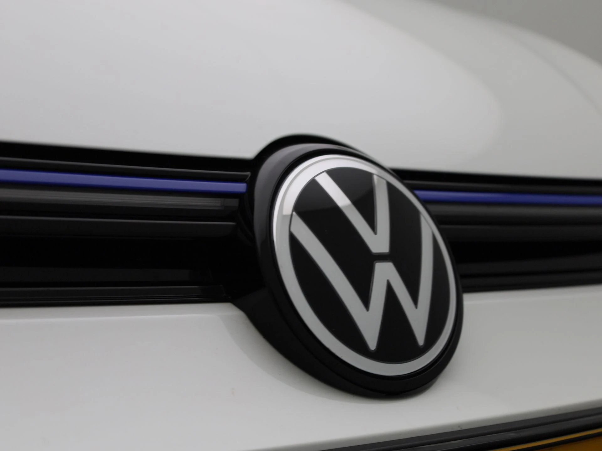 Volkswagen-Golf-image-44