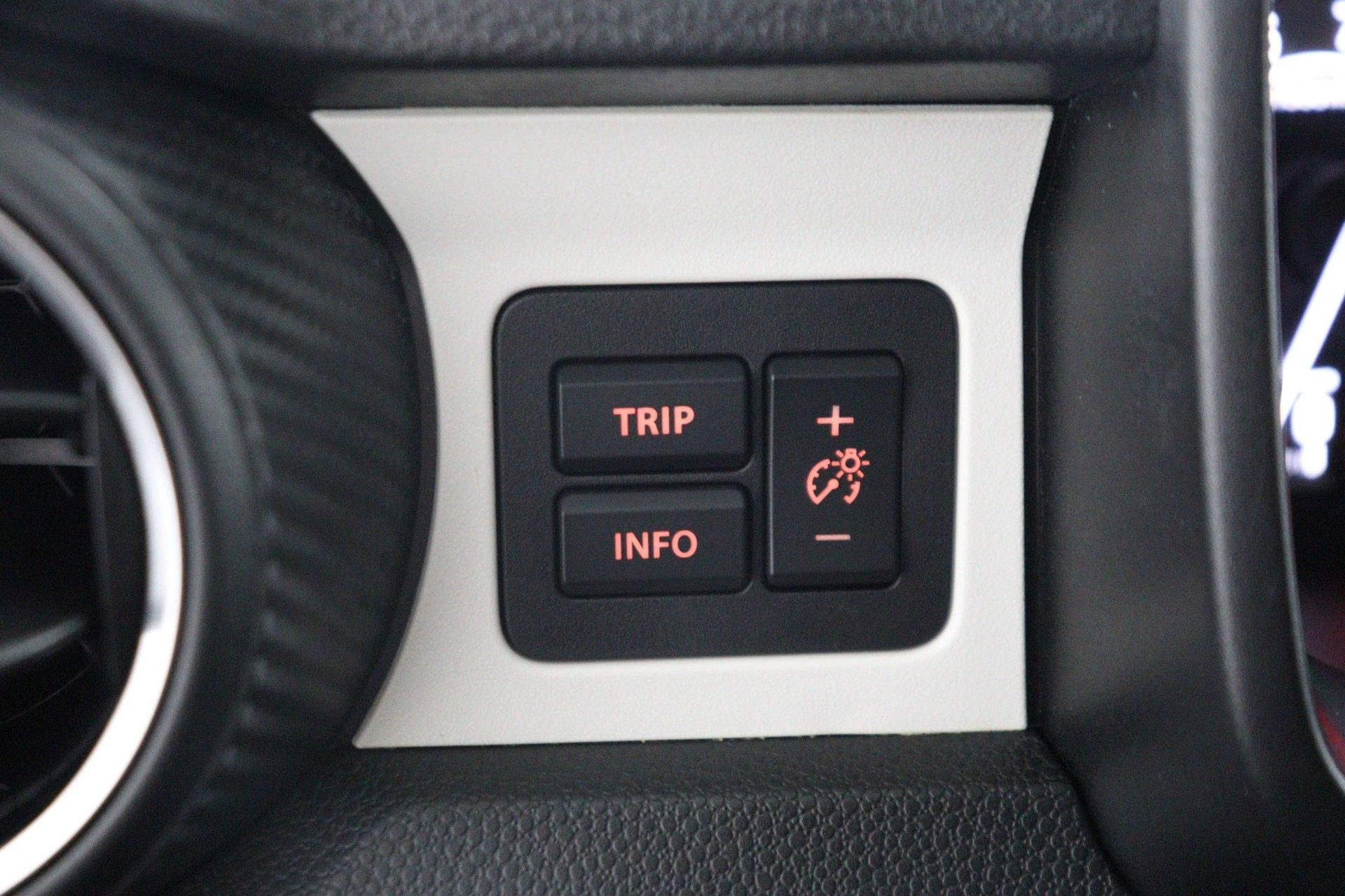 Suzuki-Ignis-image-24