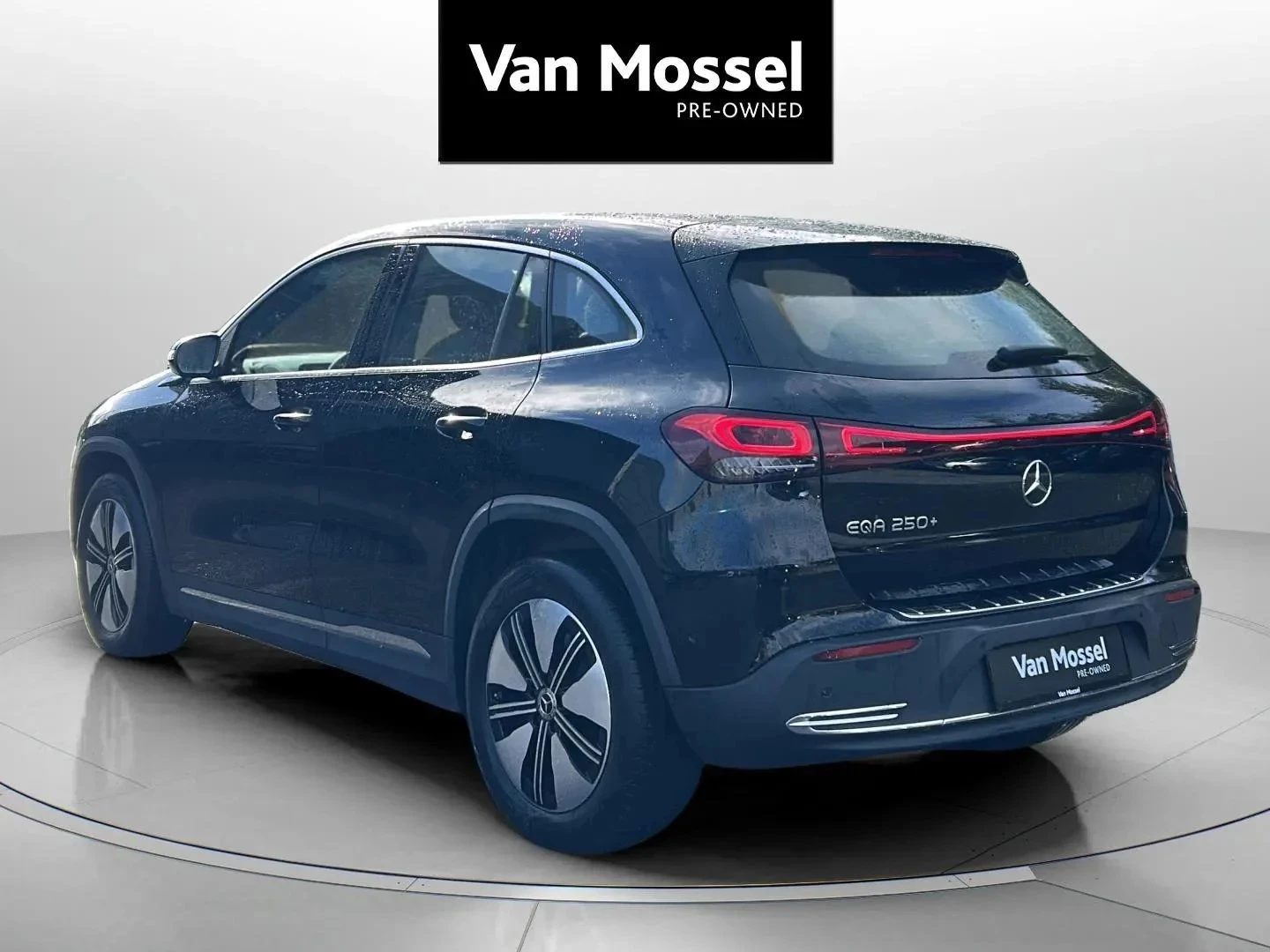 Mercedes-Benz-EQA-image-6