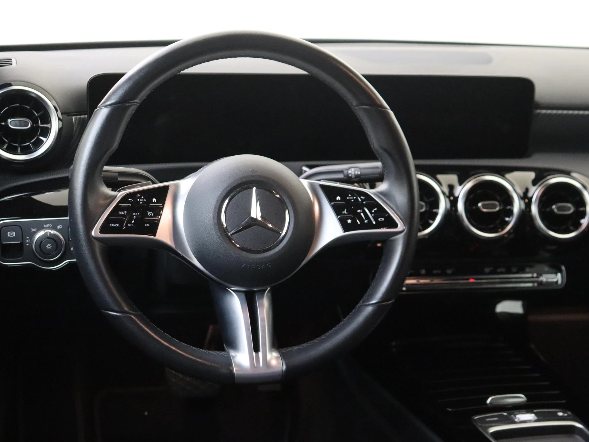 Mercedes-Benz-A-Klasse-image-7