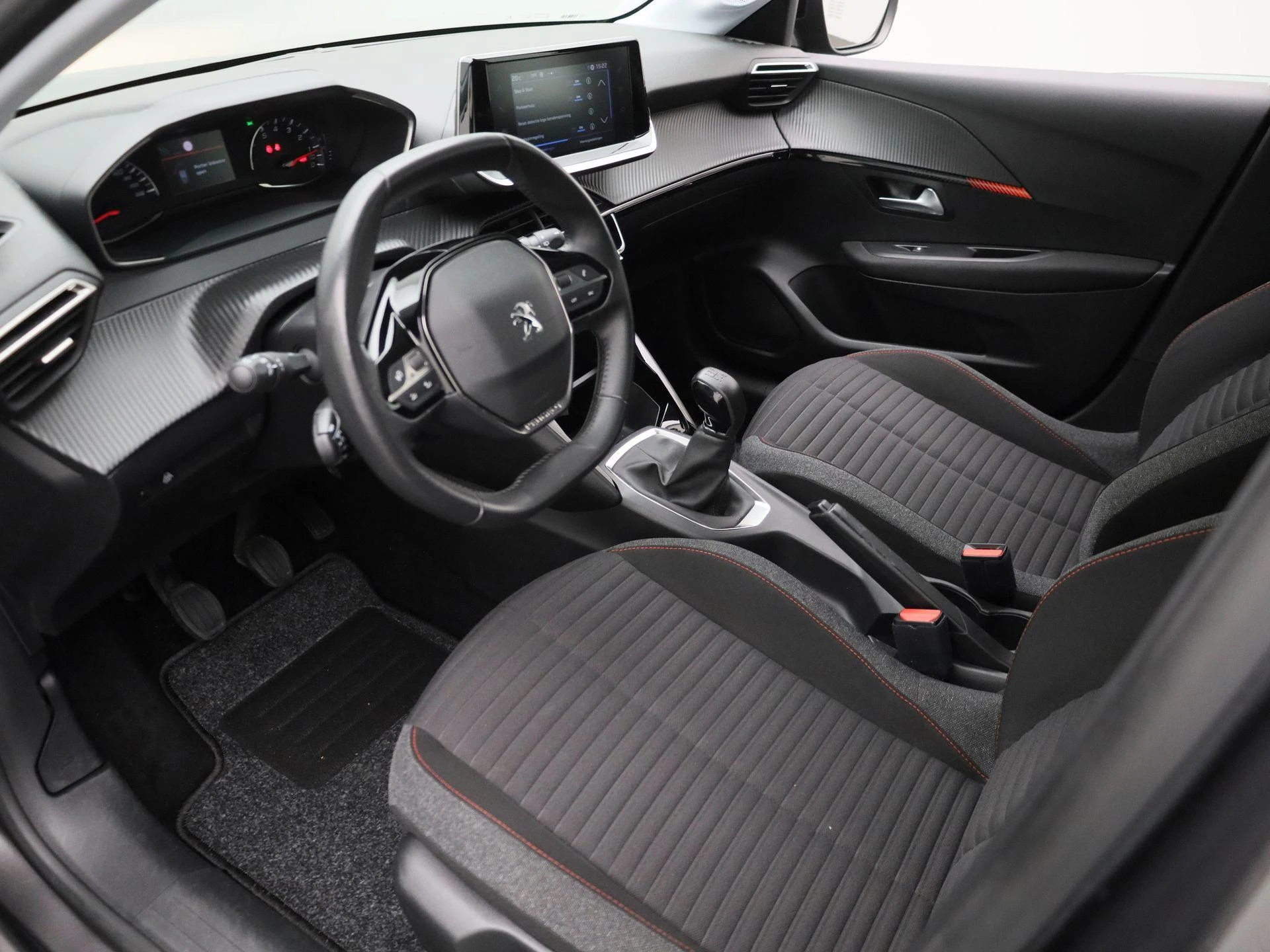 Peugeot-208-image-14