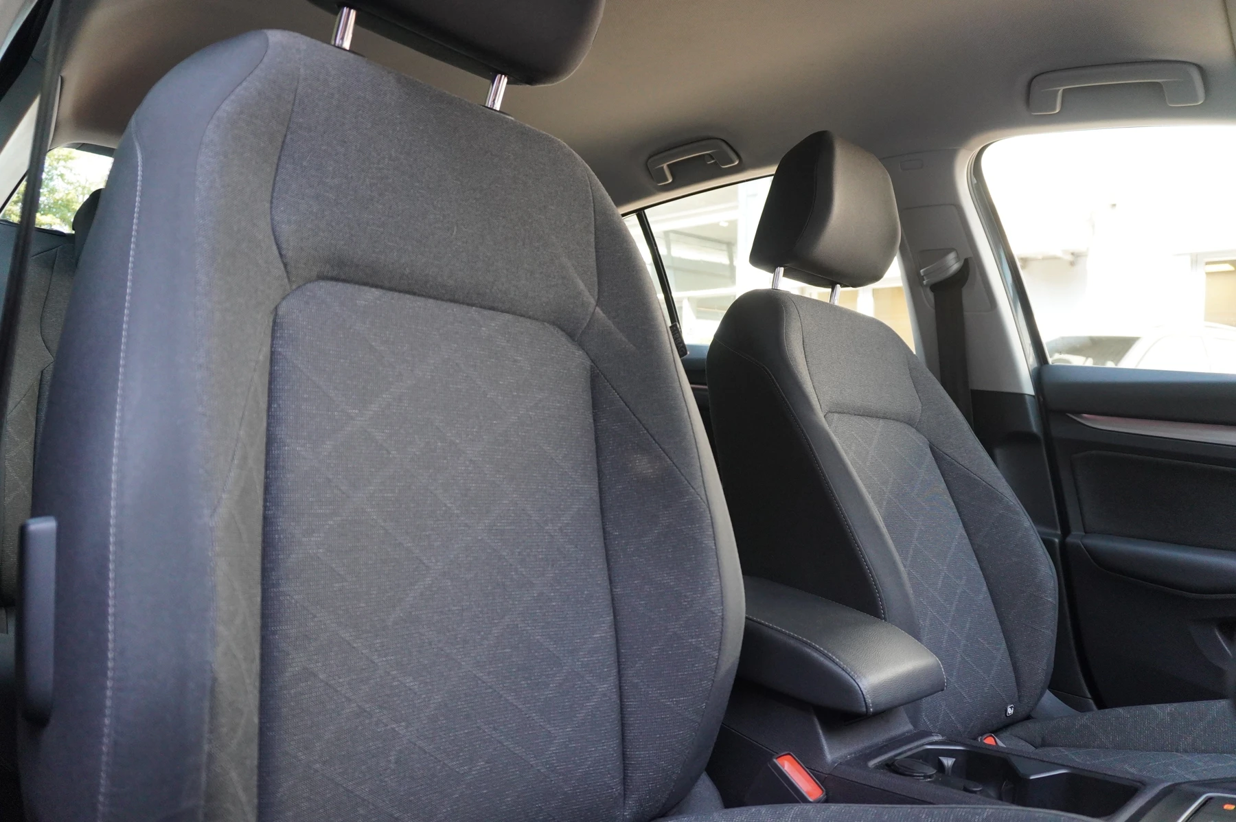 Volkswagen-Golf-image-13