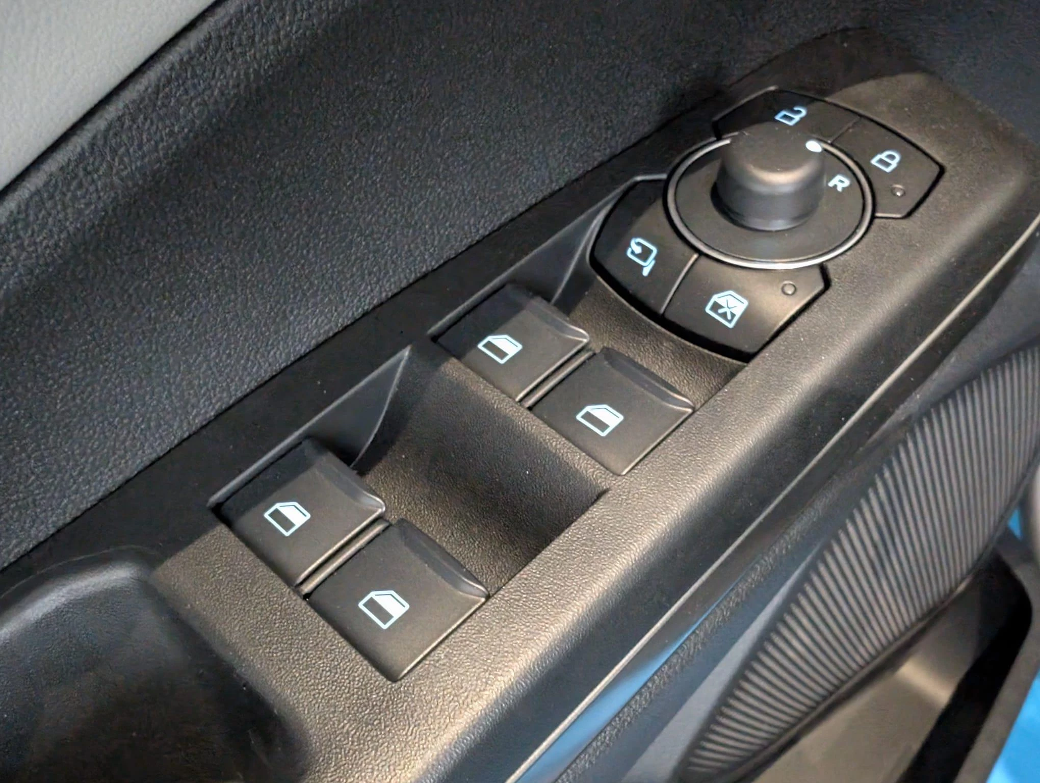 Ford-Puma Gen-E-image-31