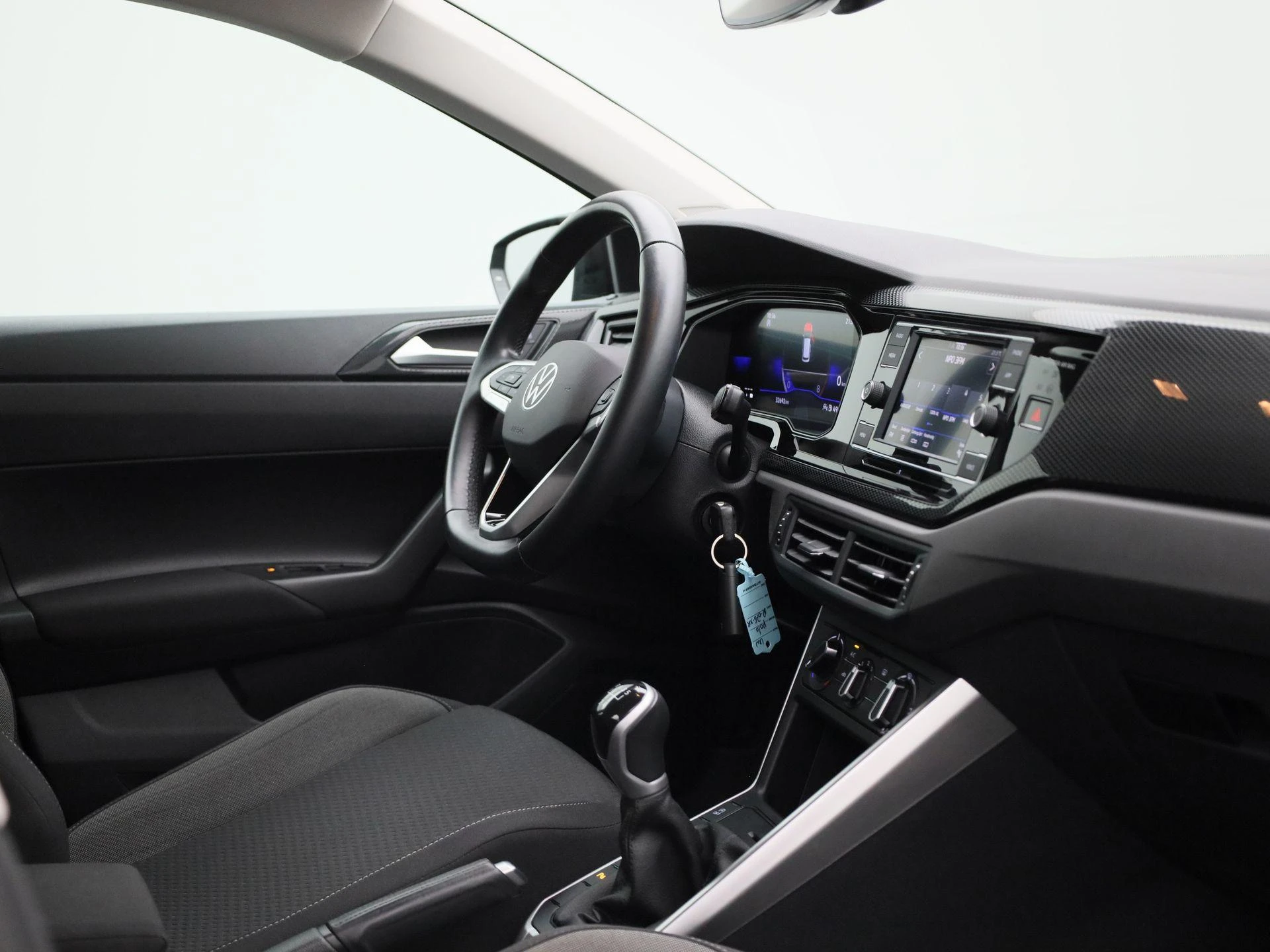 Volkswagen-Polo-image-28