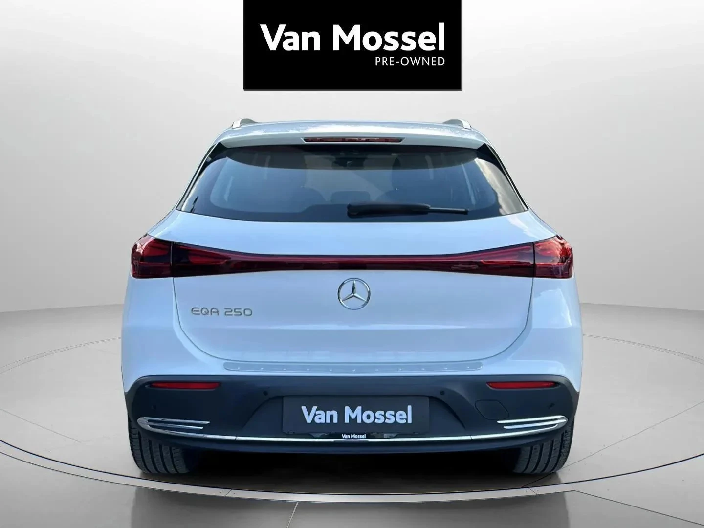 Mercedes-Benz-EQA-image-5