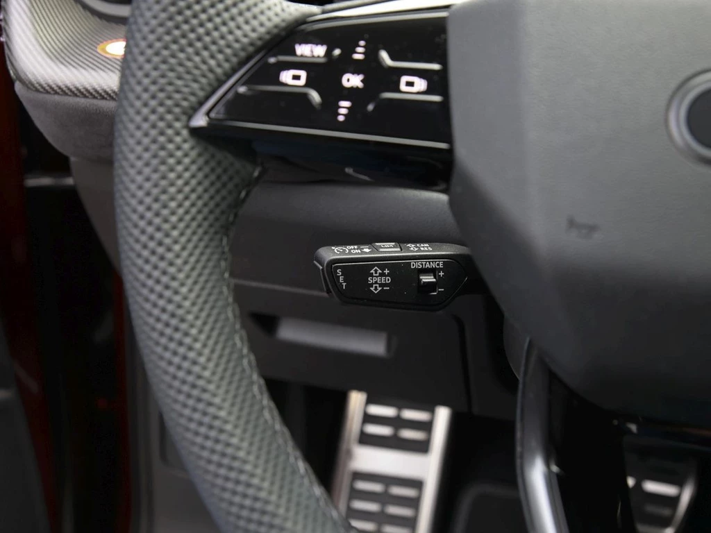 Audi Q5 2.0 TDI S line edition one AHK Matrix ACC
