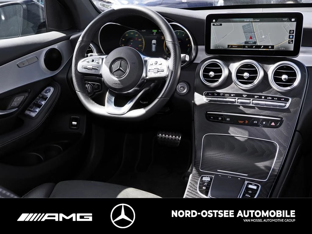 Mercedes-Benz GLC 300 de 4M AMG KAMERA PANO AHK NIGHT SOUND AMG LineX254 GLC 300 de 4M AMG KAMERA PANO AHK NIGHT SOUND AMG Line