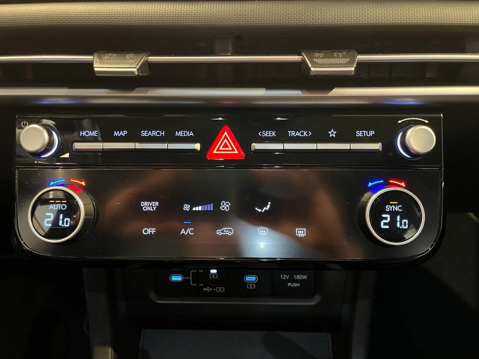 Hyundai-Tucson Hybrid-image-11