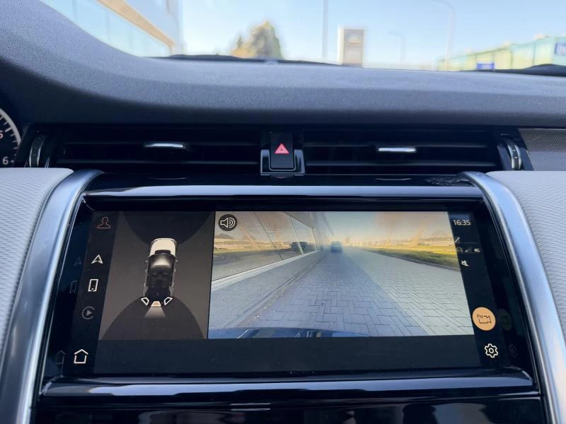 Land Rover-Discovery Sport-image-18